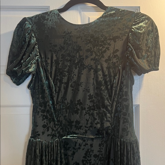 Lulus Arlie Emerald Velvet Burnout Puff Sleeve Midi Dress - Picture 6 of 7